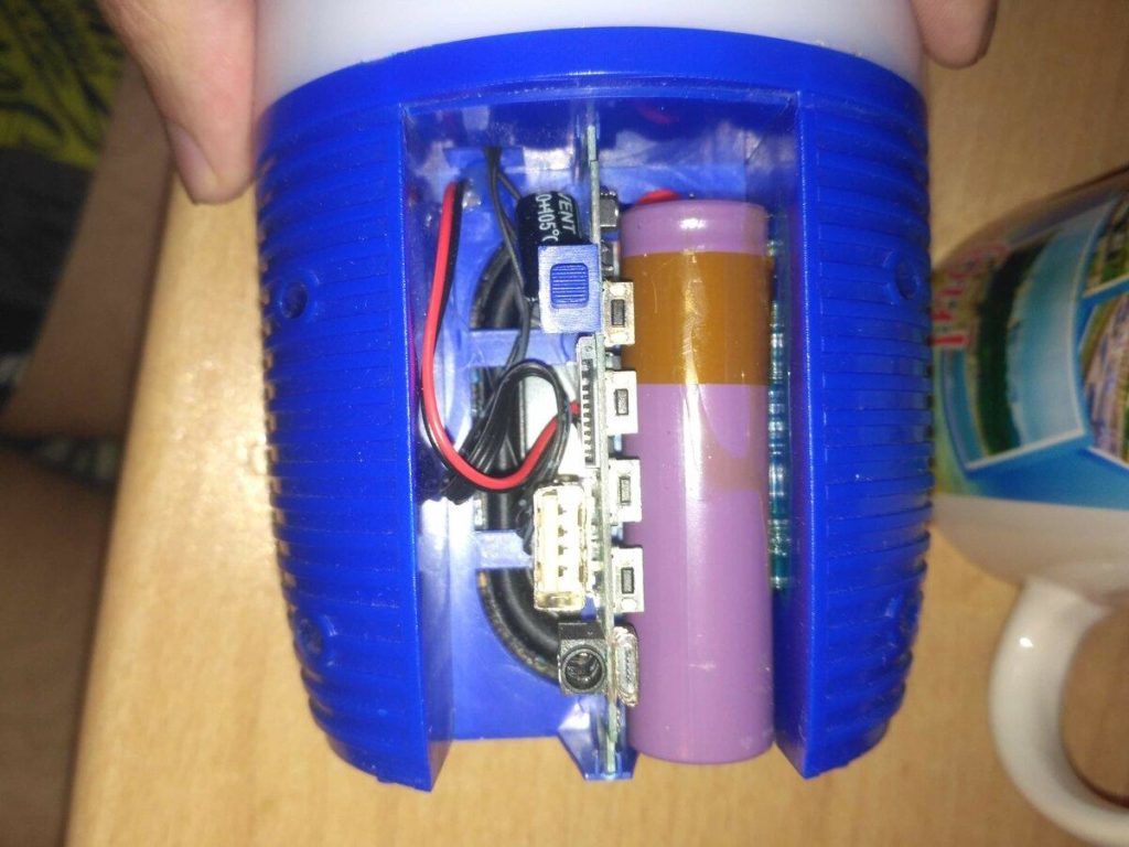 Ремонт колонки (не видит флешку)