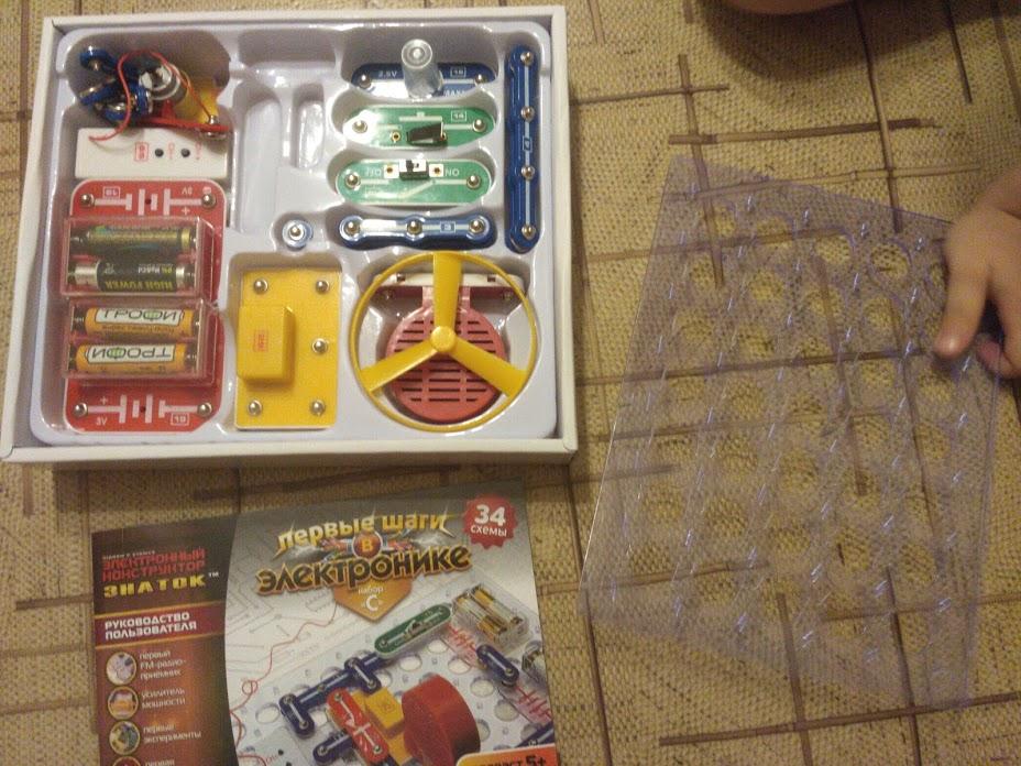 Детский радиоконструктор "Знаток". Что из себя представляет?