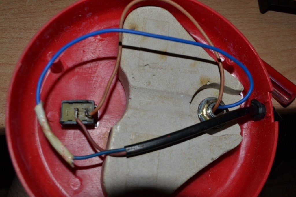 Нетипичный ремонт настольной лампы. Почему не включается?