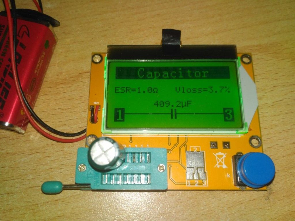 Даже невздутый кондёр может оказаться неисправным. Проверяем конденсаторы на ESR-метре