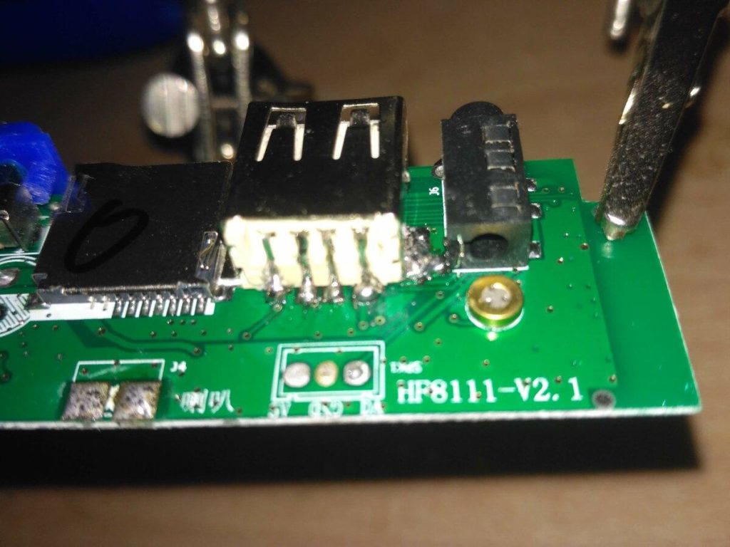 Ремонт колонки (не видит флешку)