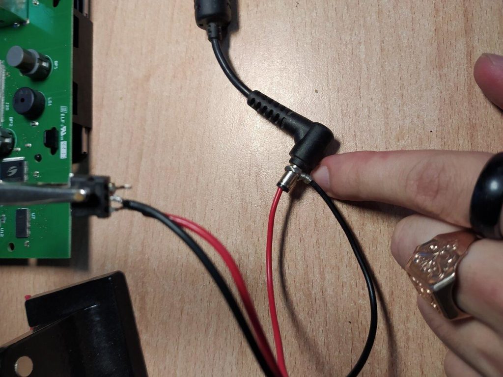 Как проверить мультиметром стабилизаторы напряжения 7805, 17-33 и подобные? Показываю на примерах