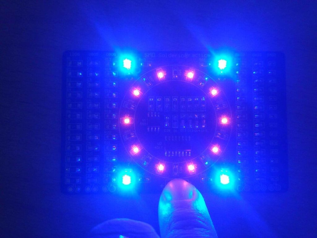 Тренируемся паять SMD на конструкторе за 90 рублей