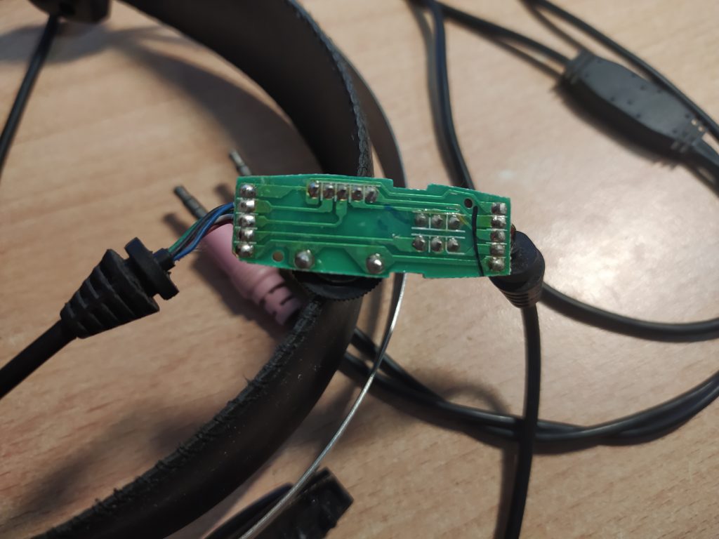 Как восстановить амбушюры и шуршащий регулятор громкости у наушников?