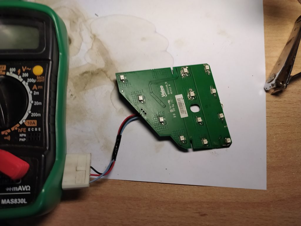 Ремонт правого габарита Nissan Qashqai (замена светодиодов)