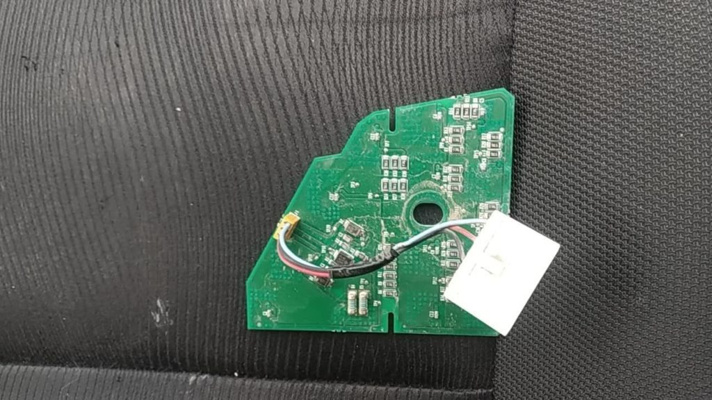 Ремонт правого габарита Nissan Qashqai (замена светодиодов)